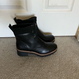 Baretraps Black Leather Women’s Boots Size 10
